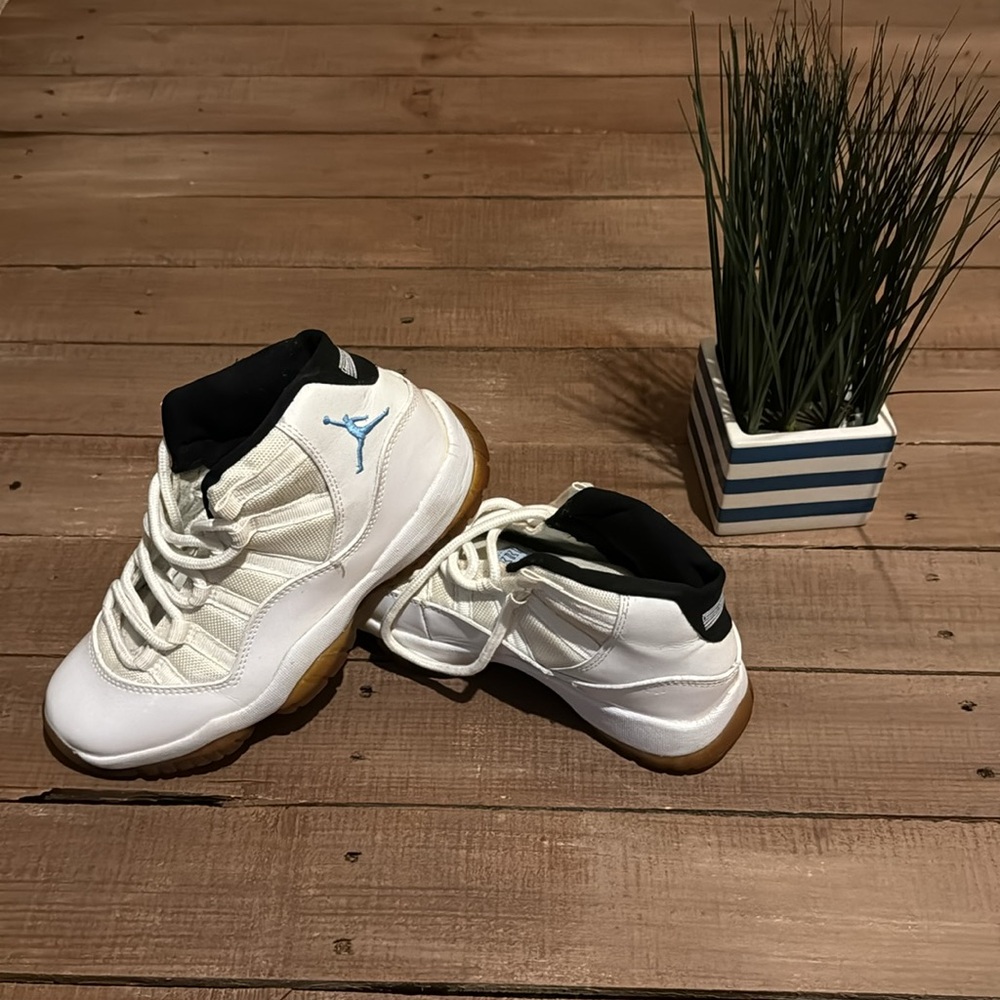Athletic Shoes - Picture 3 of 4
